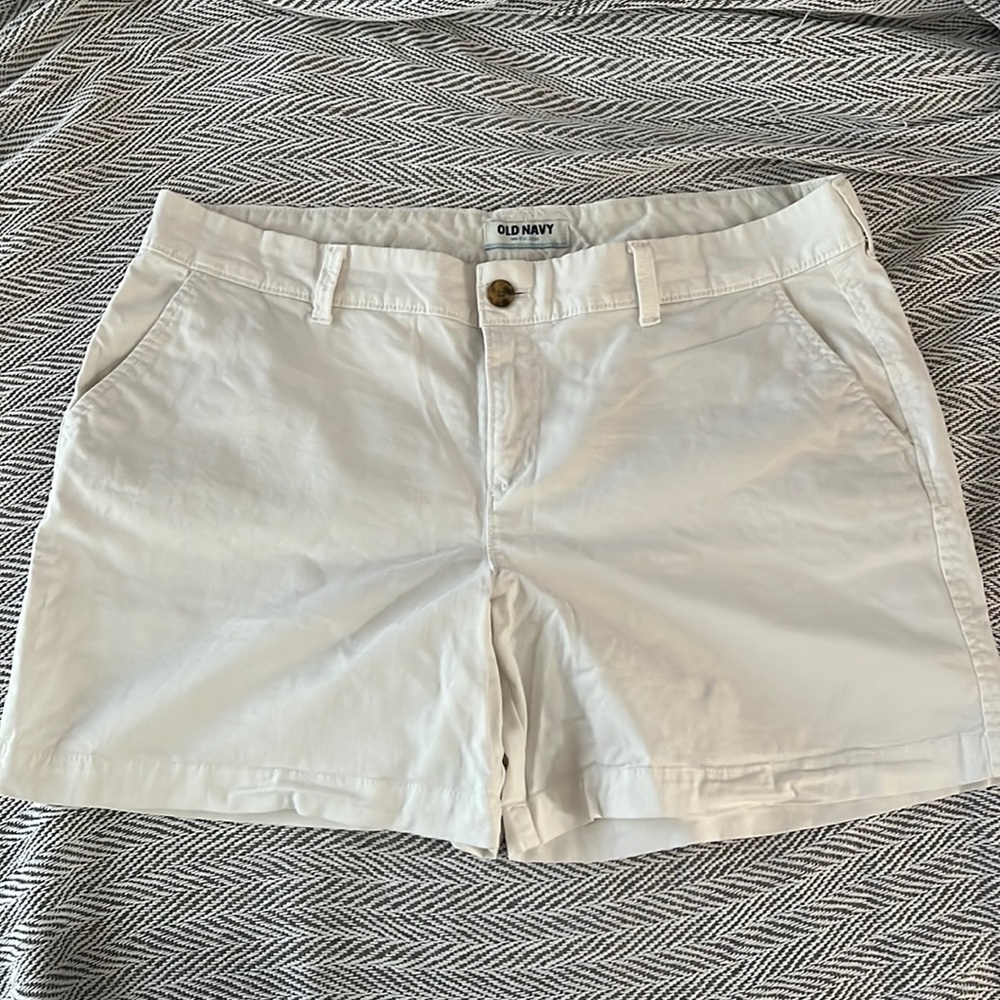 Old Navy 14TALL 5” Inseam White Everyday Khaki Chino Shorts